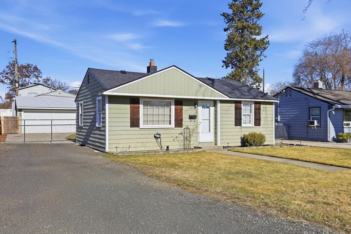 Property Photo:  1411 E Nebraska Ave  WA 99208 