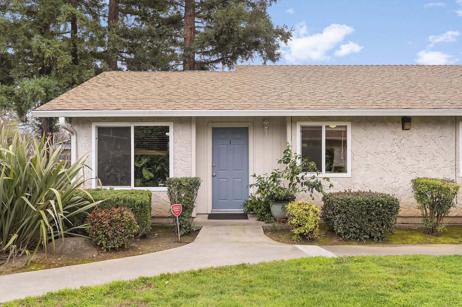 Property Photo: 1110 W 8th Ave Apartment 1 CA 95926