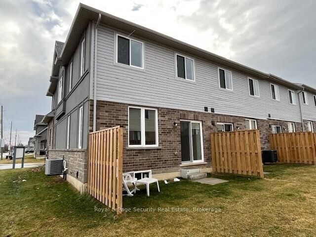 Property Photo: 1 Linden Park Lane ON L9A 1Y3
