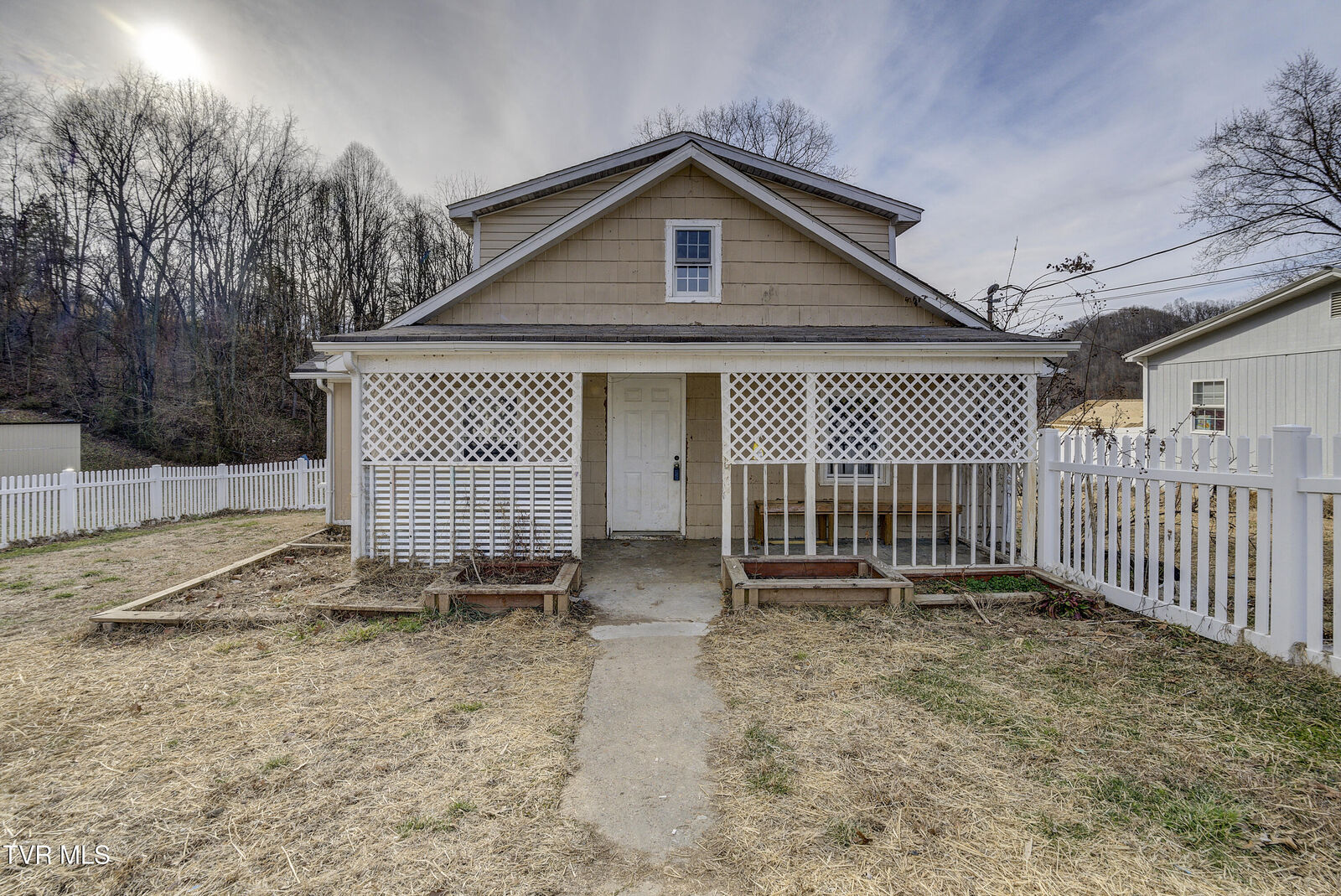 Property Photo:  1908 Darnell Drive  TN 37665 