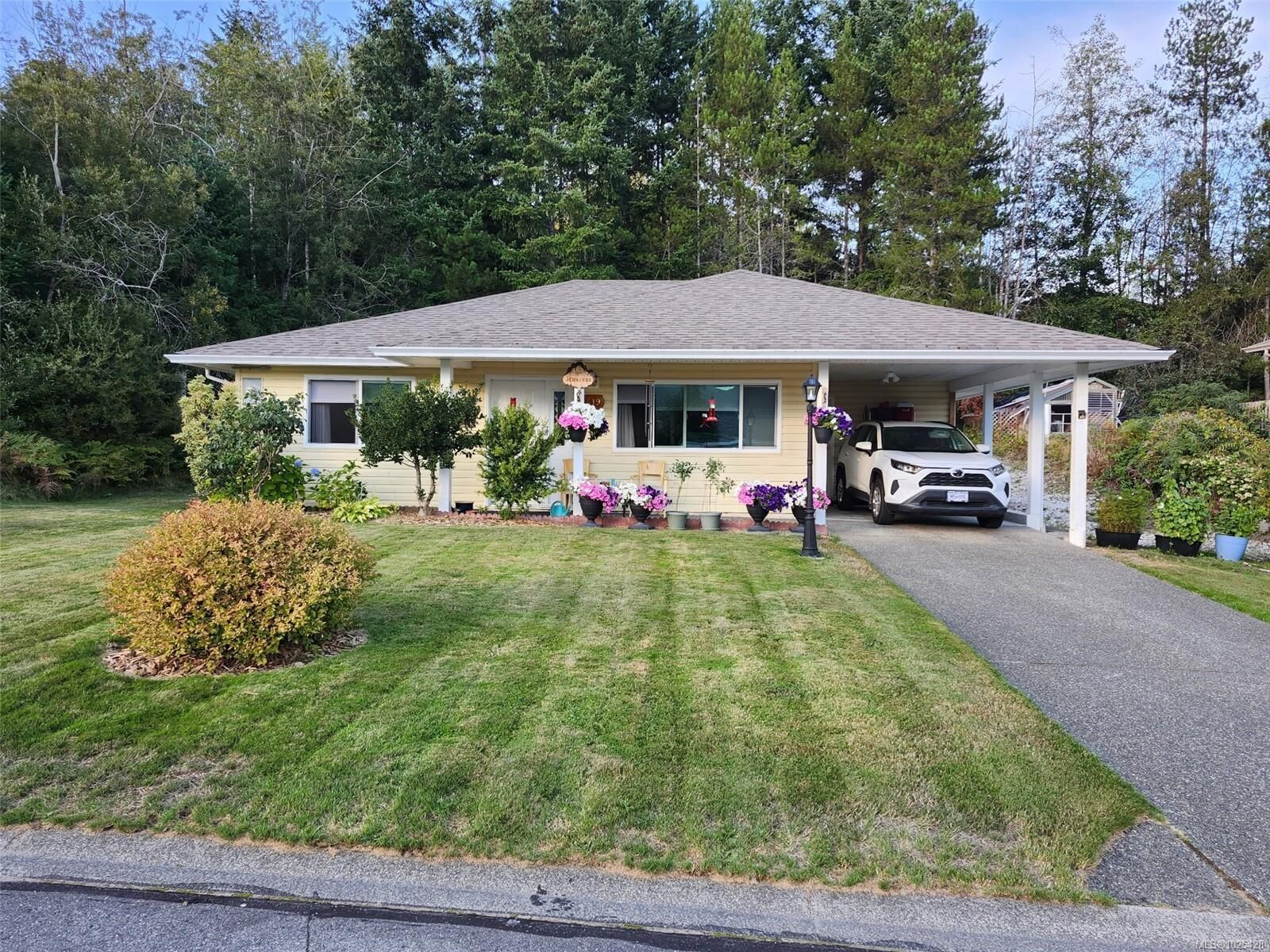 Property Photo: 419 Donner Dr BC V0P 1G0