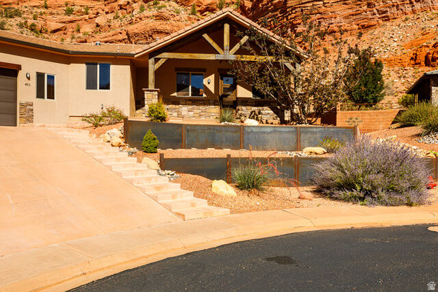Property Photo: 493 E Donner Cir UT 84741