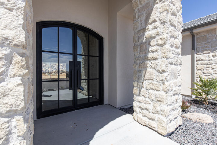 Property Photo:  738 W Sunny Ledge Dr  UT 84780 