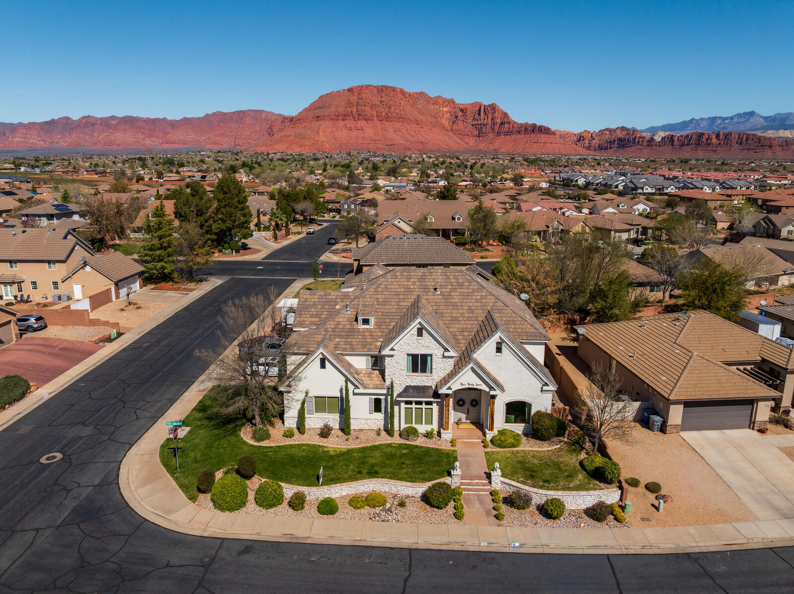 Property Photo:  337 E 1100 S  UT 84738 