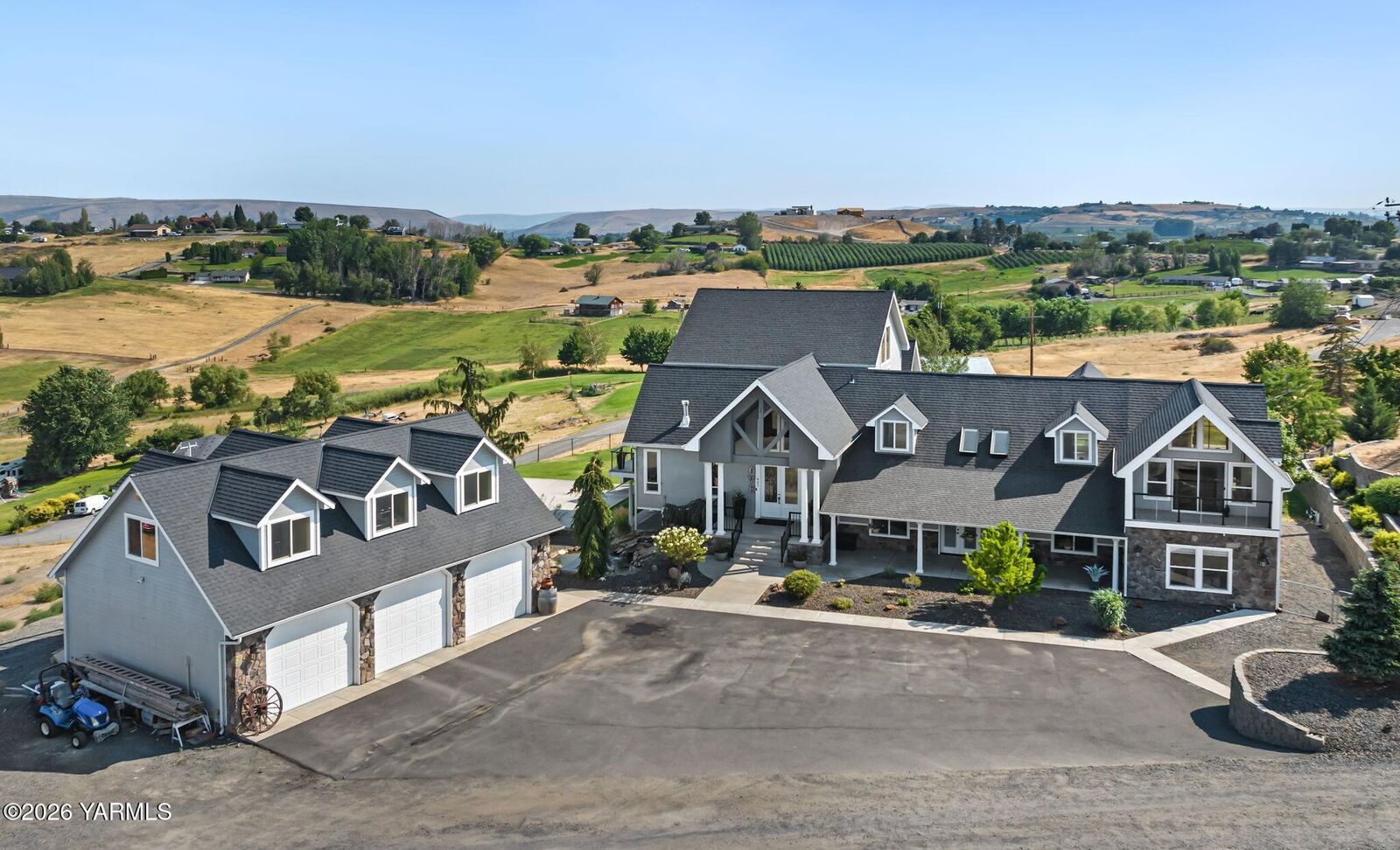 Property Photo:  921 Tibbling Rd  WA 98942 