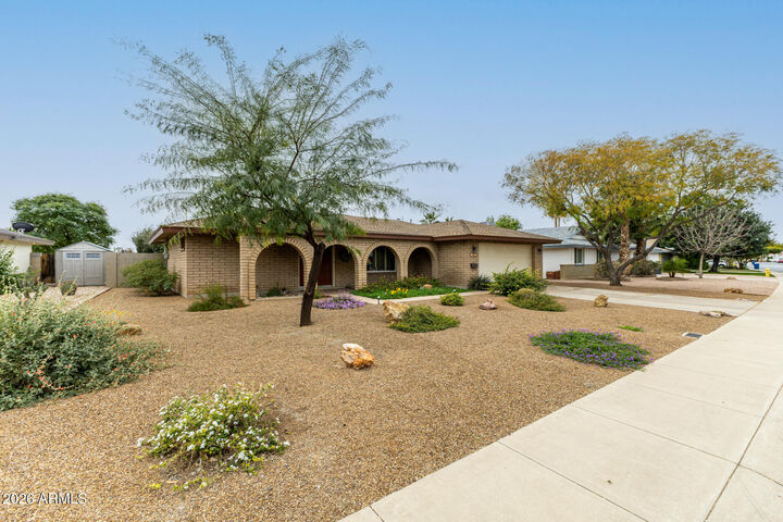 Property Photo: 1941 E Pebble Beach Drive E AZ 85282