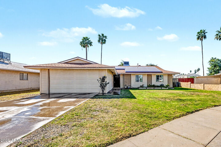 Property Photo:  409 E Pegasus Drive  AZ 85283 