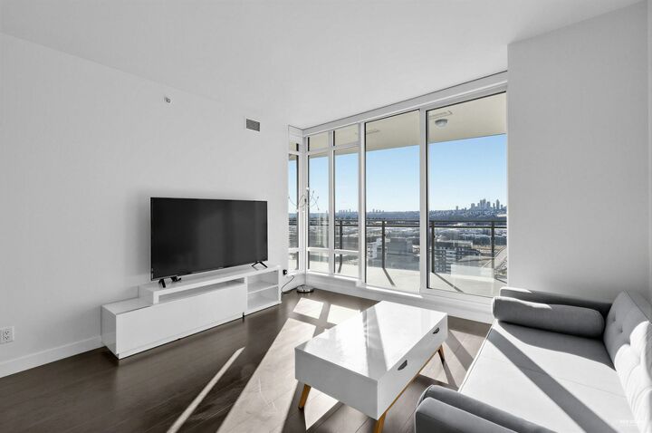 Property Photo: 2085 Skyline Court 2907 BC V5C 0M6