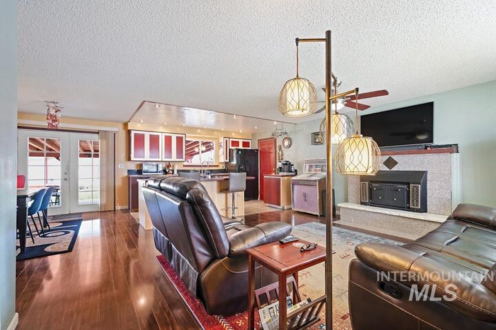 Property Photo:  1304 S Holly Street  ID 83686 