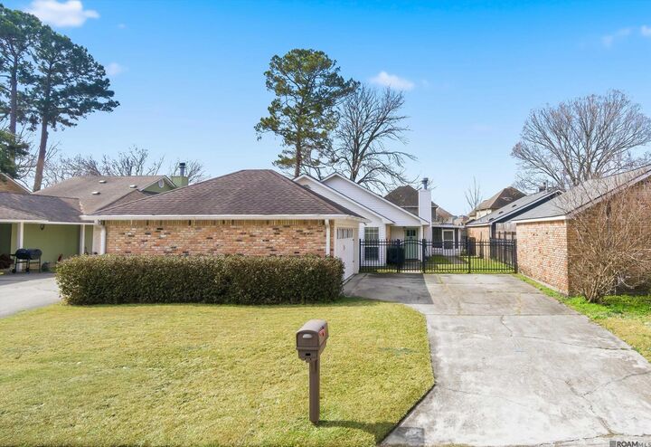 Property Photo:  1462 W Fairview Dr  LA 70816 
