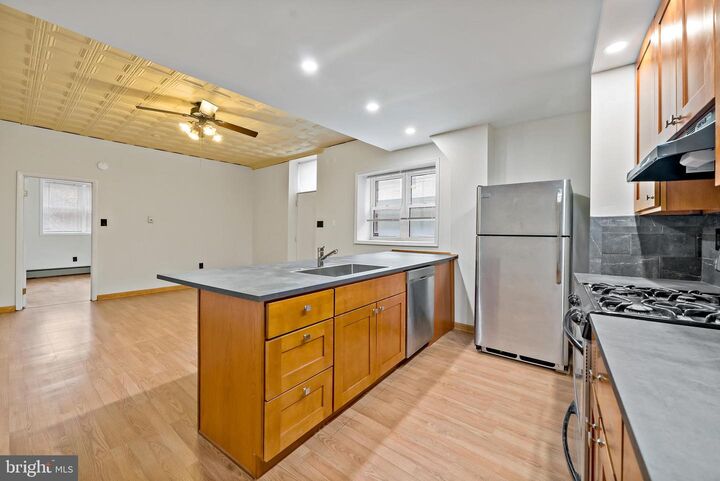 Property Photo: 1332 S 7th Street 1 PA 19147