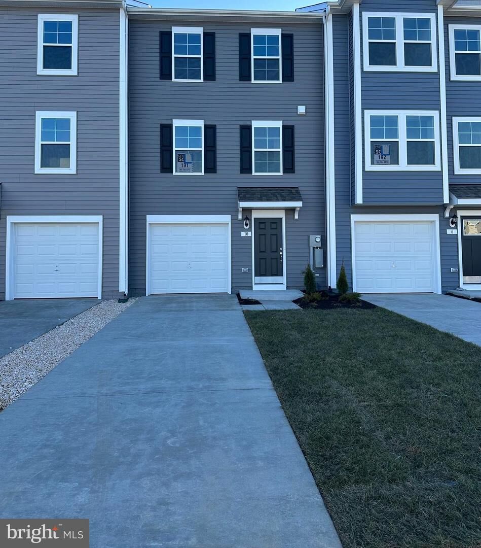 Property Photo:  10 Colchester Court  WV 25413 