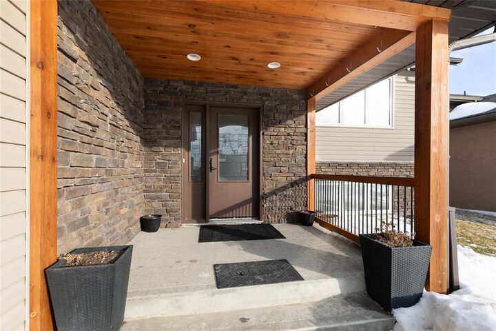 Property Photo: 43 Barak Drive MB R0A 0V2