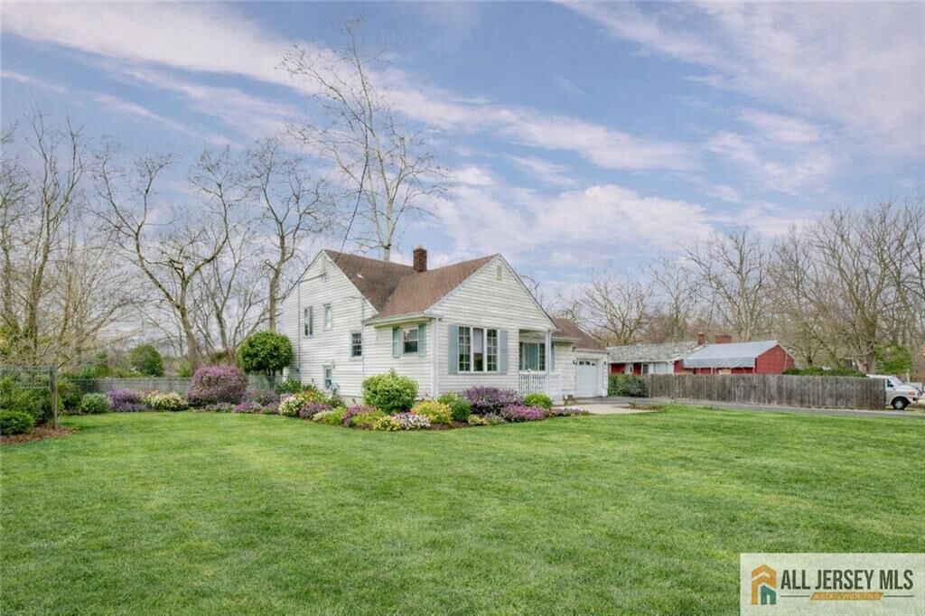 Property Photo:  499 Old Stage Road  NJ 08884 