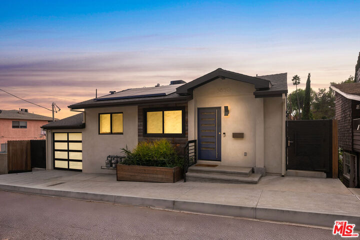 Property Photo:  3850 Glenalbyn Dr  CA 90065 