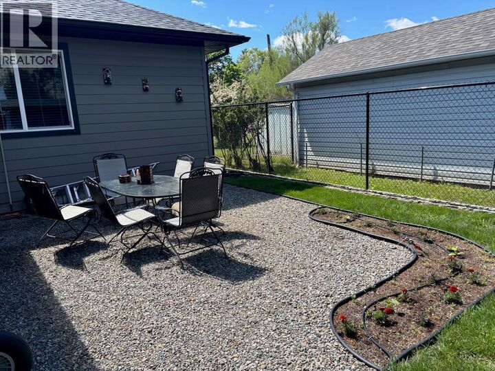 Property Photo: 1435 72nd Avenue BC V0H 1H0