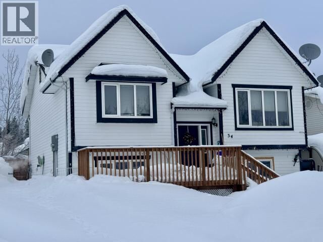 34 Moonstone Lane — photo 1