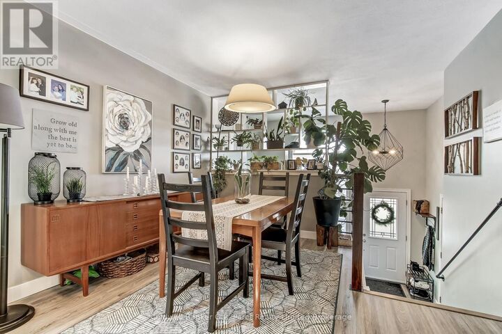 Property Photo:  12 Peach Street  ON N4G 5N8 