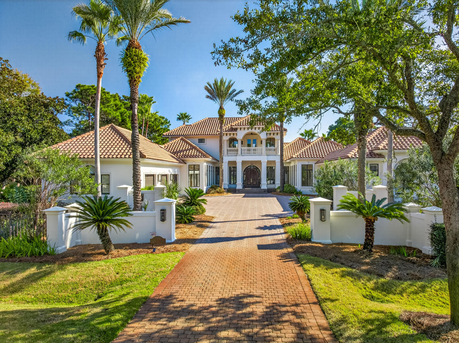 Property Photo: 3325 Club Drive FL 32550