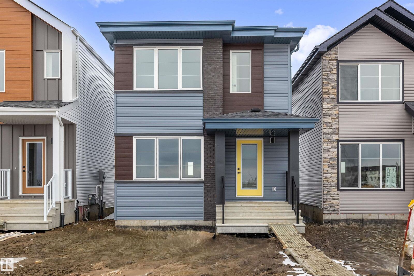 Property Photo:  436 176 Avenue NE  AB T5Y 4J7 