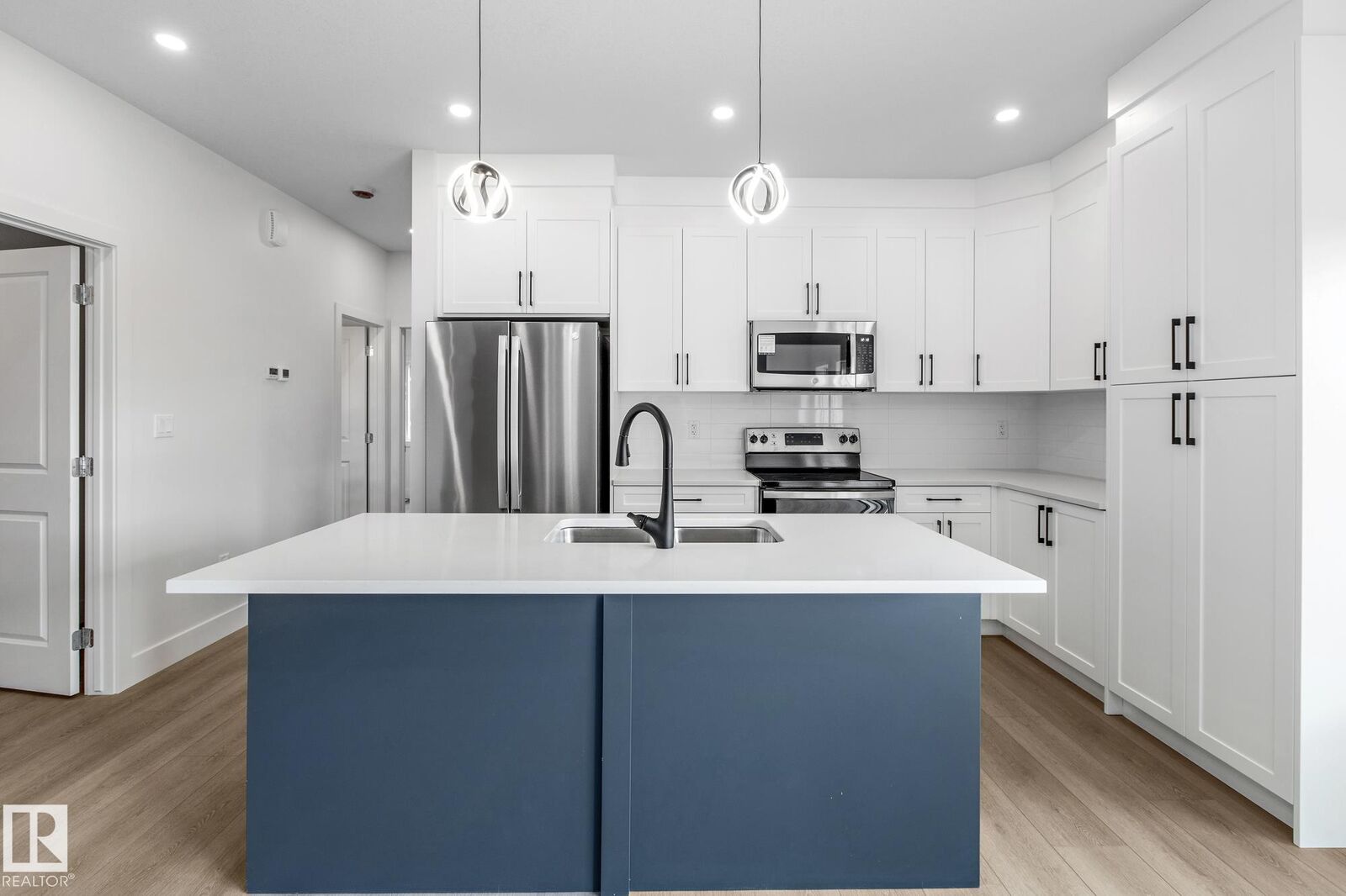 Property Photo:  5109 55 Street  AB T0E 2K0 