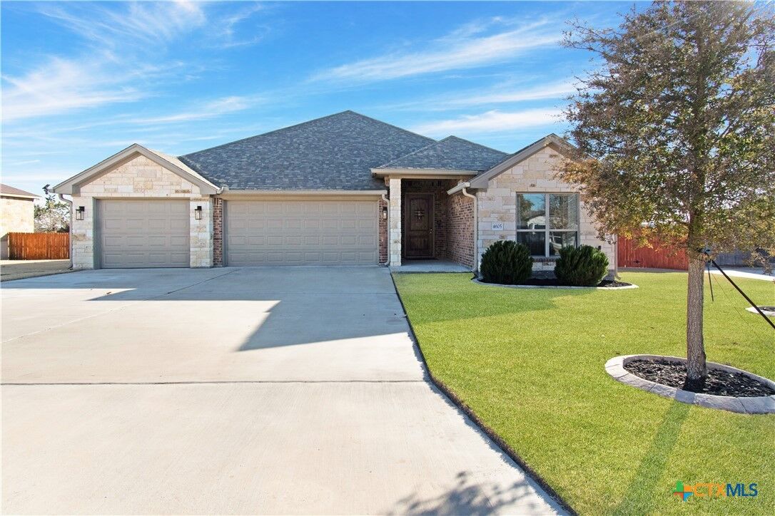 Property Photo:  4605 Lucius Lane  TX 76513 