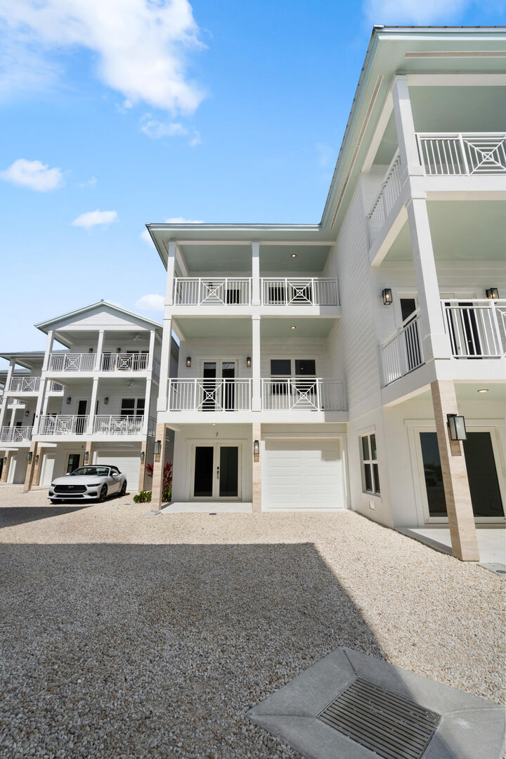 Property Photo: 84745 Old Highway 7 FL 33036