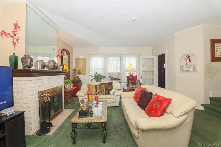 Property Photo:  2555 Westervelt Avenue  NY 10469 