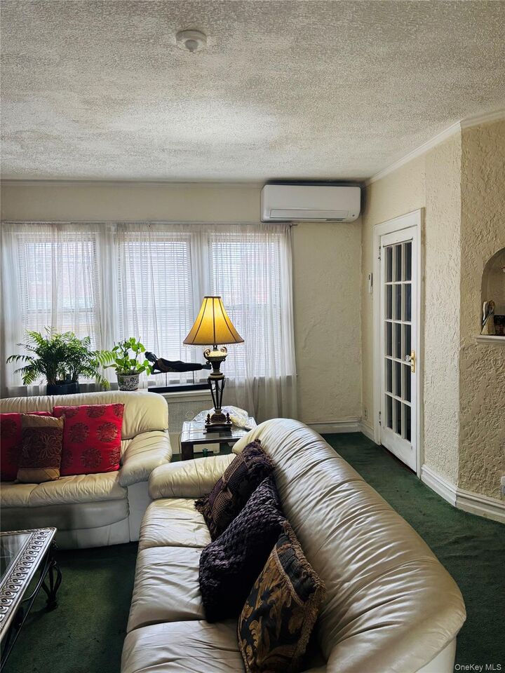 Property Photo:  2555 Westervelt Avenue  NY 10469 