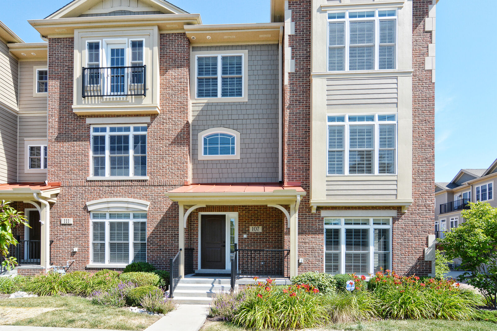 Property Photo:  107 Stevens Street  IL 60134 