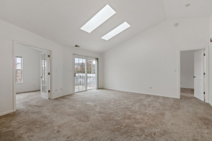 Property Photo: 2604 Sheehan Court 204 IL 60564