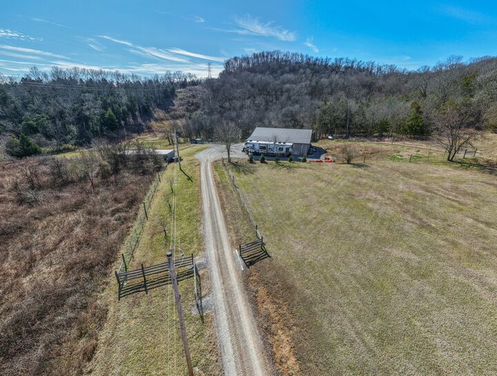 Property Photo:  325 Freeman Ln  TN 37074 