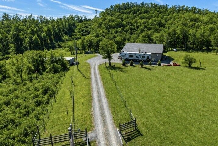 Property Photo:  325 Freeman Ln  TN 37074 