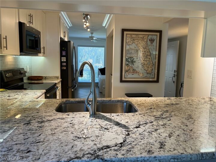 Property Photo: 1250 Yesica Ann Circle E106 FL 34110