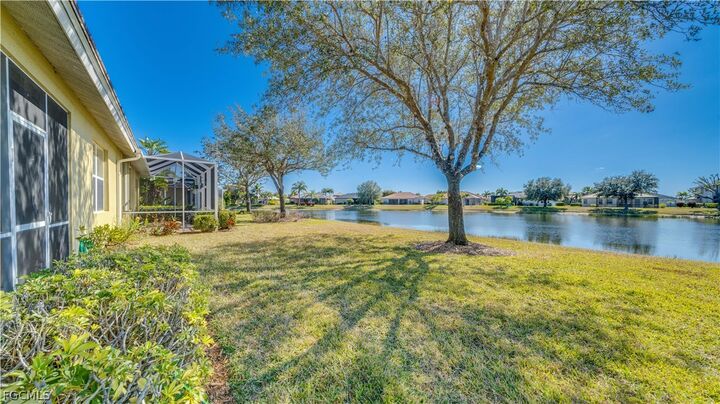 Property Photo:  4725 Fairloop Run  FL 33973 