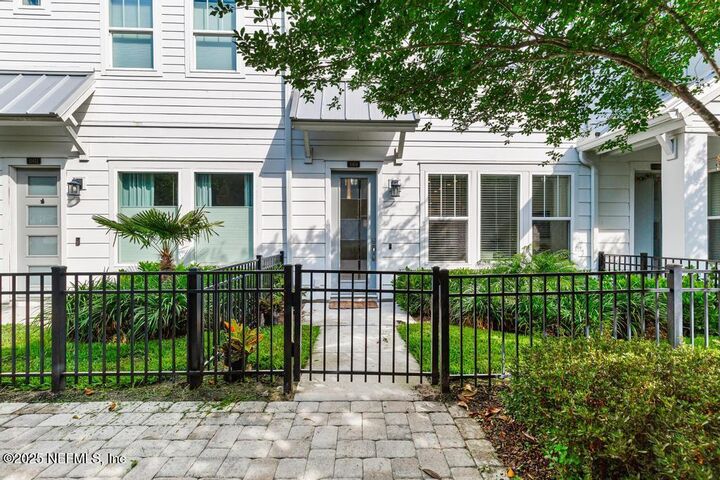 Property Photo:  11454 White Cap Court  FL 32256 