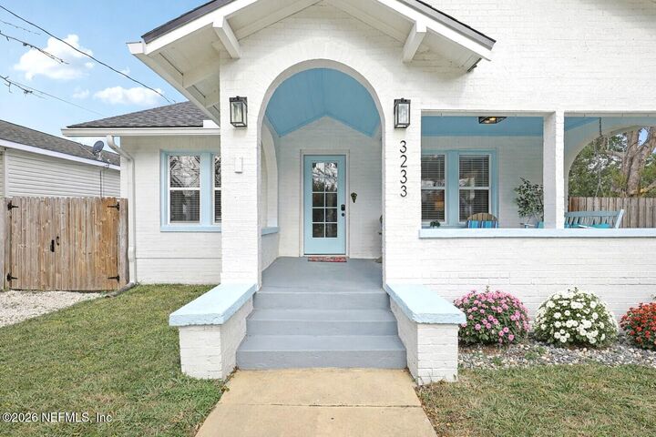 Property Photo:  3233 Mayflower Street  FL 32205 