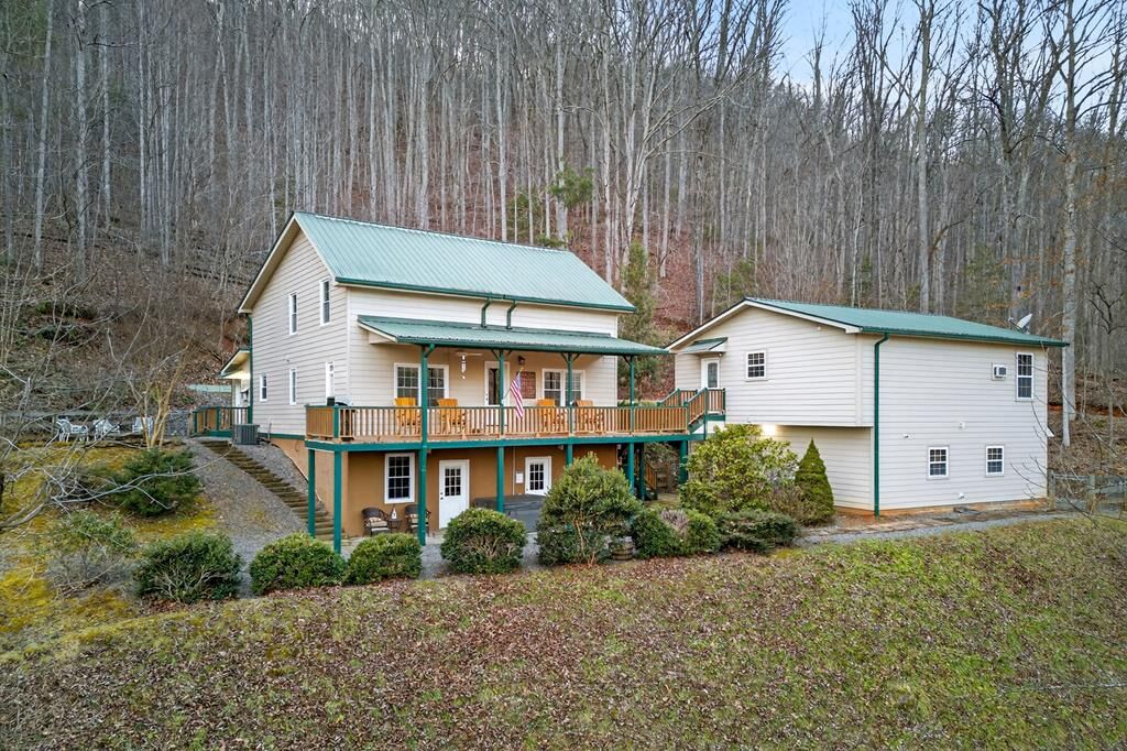 Property Photo:  317 Collins Creek Road  GA 30546 