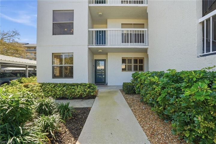 Property Photo: 360 Horse Creek Dr 101 FL 34110