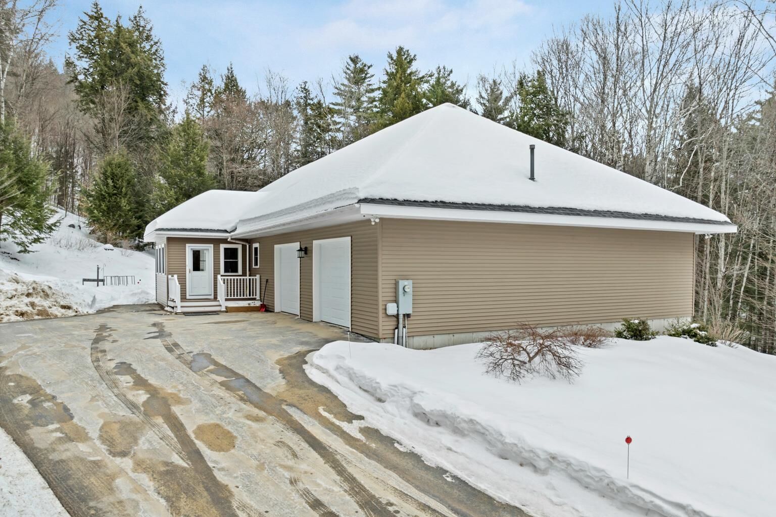 Property Photo:  50 Banjo Drive  NH 03285 
