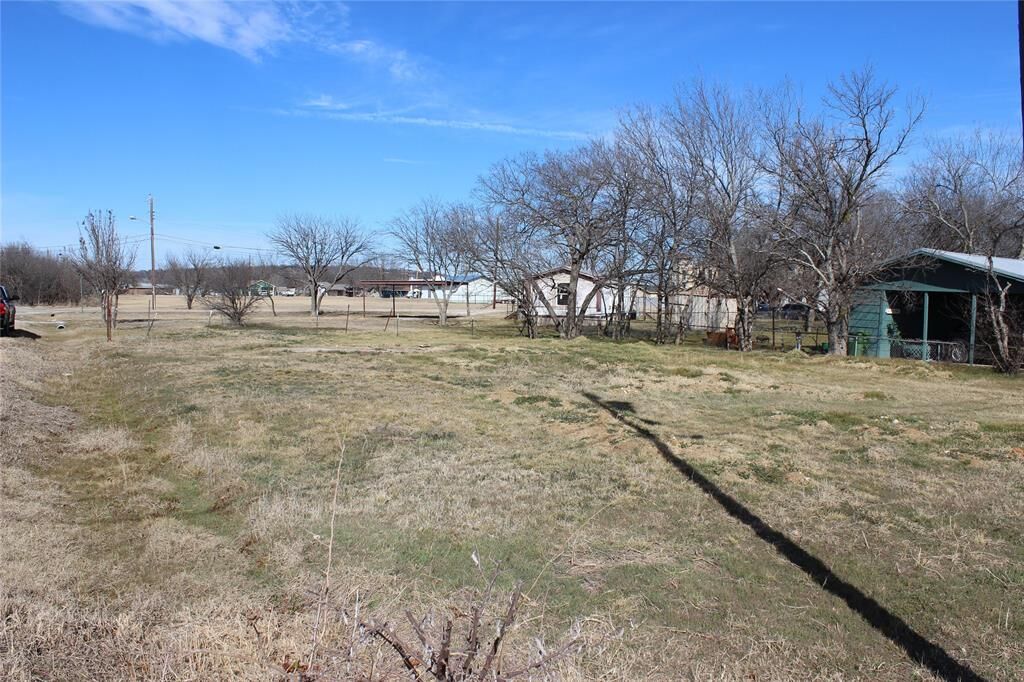 Property Photo:  917 SE 13th Avenue  TX 76067 