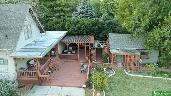 Property Photo: 927 S Hutchins Avenue NE 68467