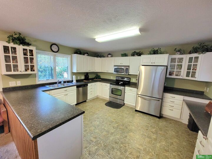 Property Photo: 927 S Hutchins Avenue NE 68467