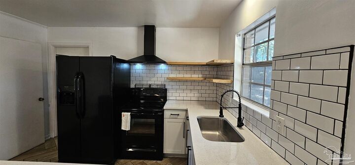 Property Photo:  473 Shiloh Dr  FL 32503 