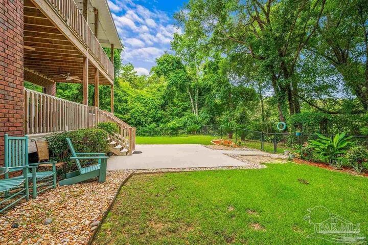 Property Photo:  4610 Peacock Dr  FL 32504 