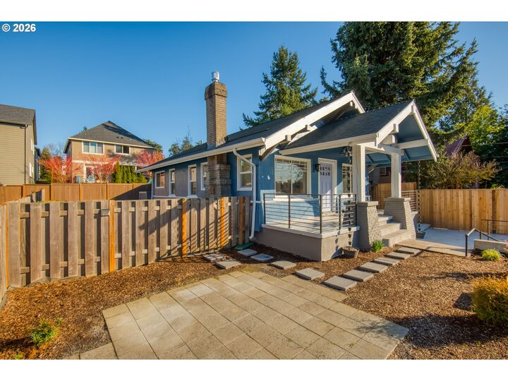 Property Photo:  5014 SE 37th Ave  OR 97202 