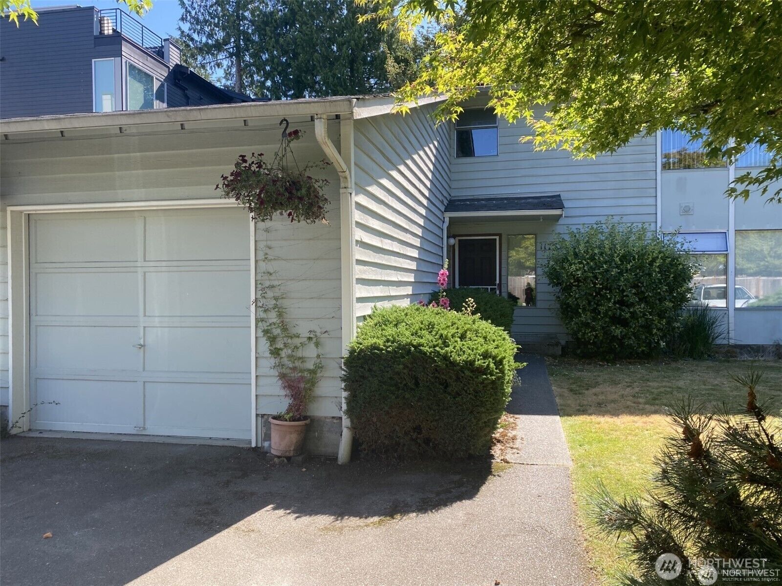 Property Photo: 11752 Burke Avenue N WA 98133
