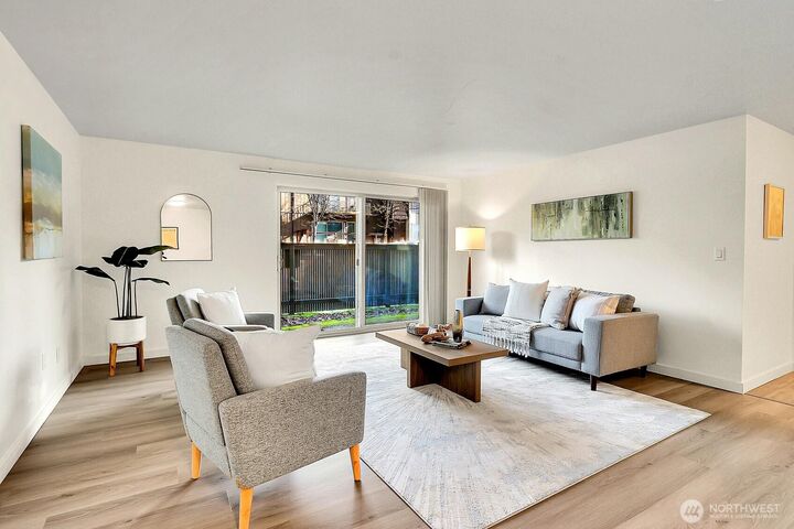 Property Photo:  11112 NE 68th Street 314  WA 98033 