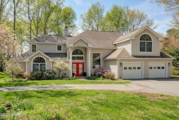 Property Photo:  412 Canoe Brook Drive  PA 18428 