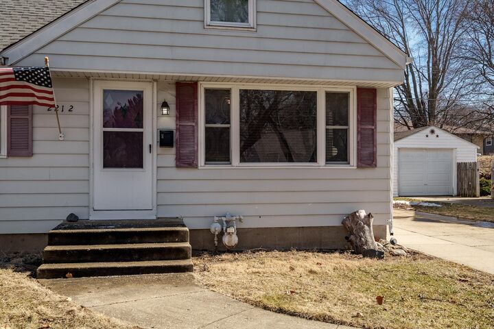 Property Photo:  2212 Colorado Avenue  IL 61108 
